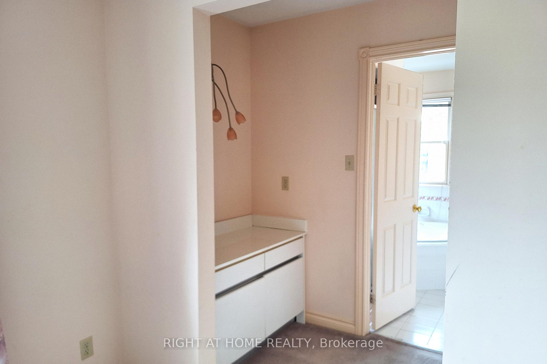 Photo 26 of 10 Millstone Court, Markham, Unionville — HOMEH
