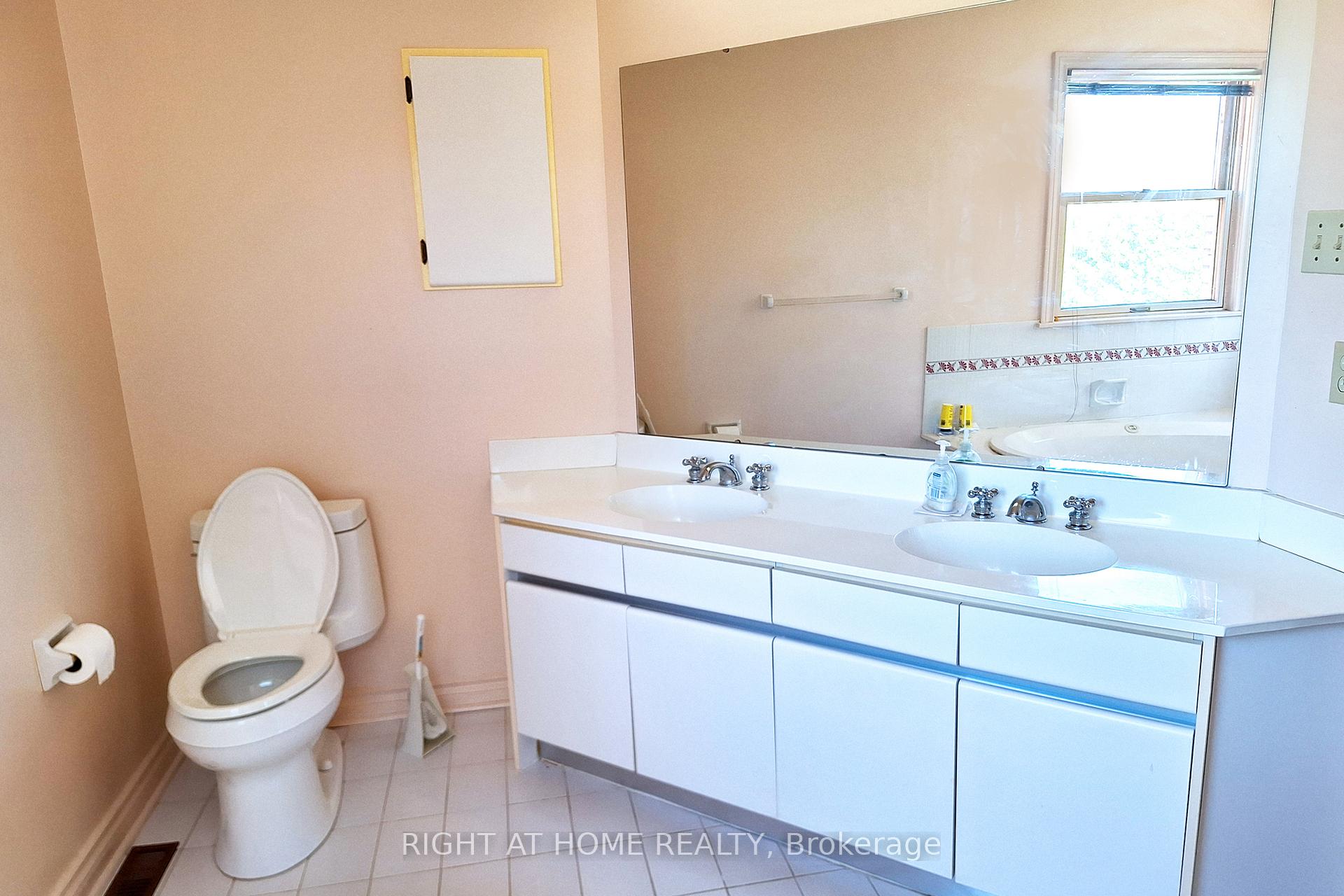 Photo 27 of 10 Millstone Court, Markham, Unionville — HOMEH