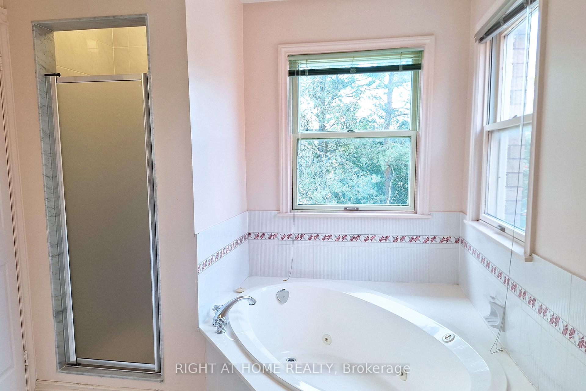 Photo 28 of 10 Millstone Court, Markham, Unionville — HOMEH