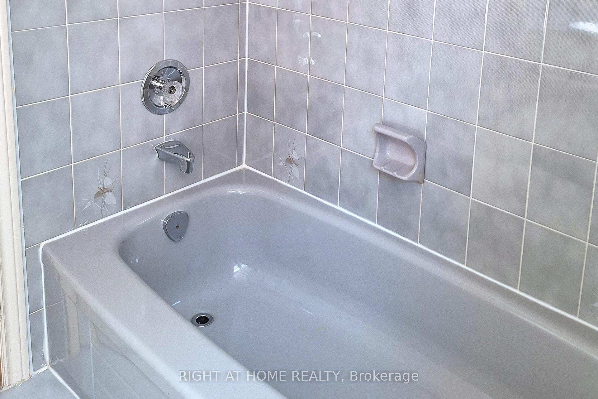 Photo 34 of 10 Millstone Court, Markham, Unionville — HOMEH