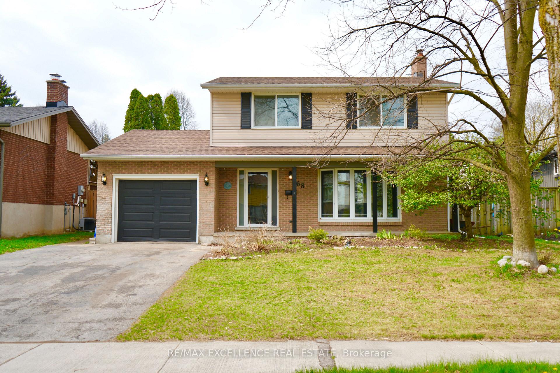 Front of 68 Parkview Crescent