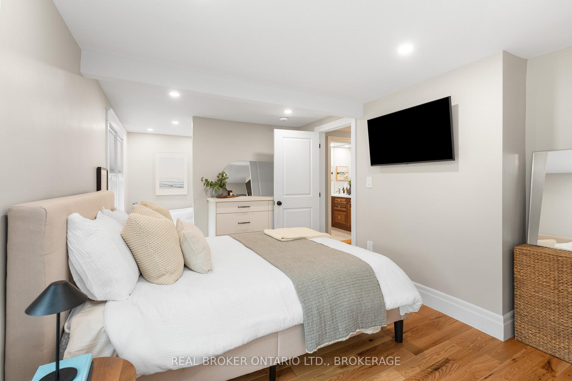 Photo 26 of 52 Dundas Street, Kingston, Central City East — HOMEH
