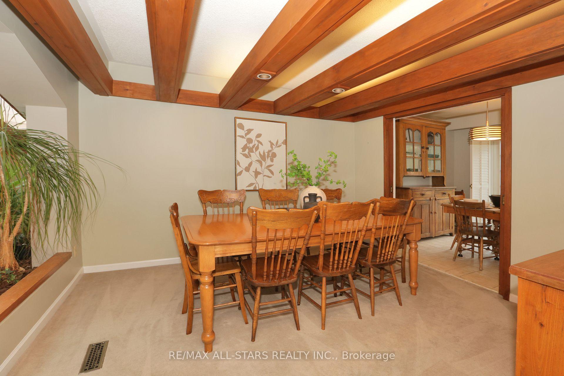Photo 10 of 18 Sir Brandiles Place, Markham, Markham Village — HOMEH