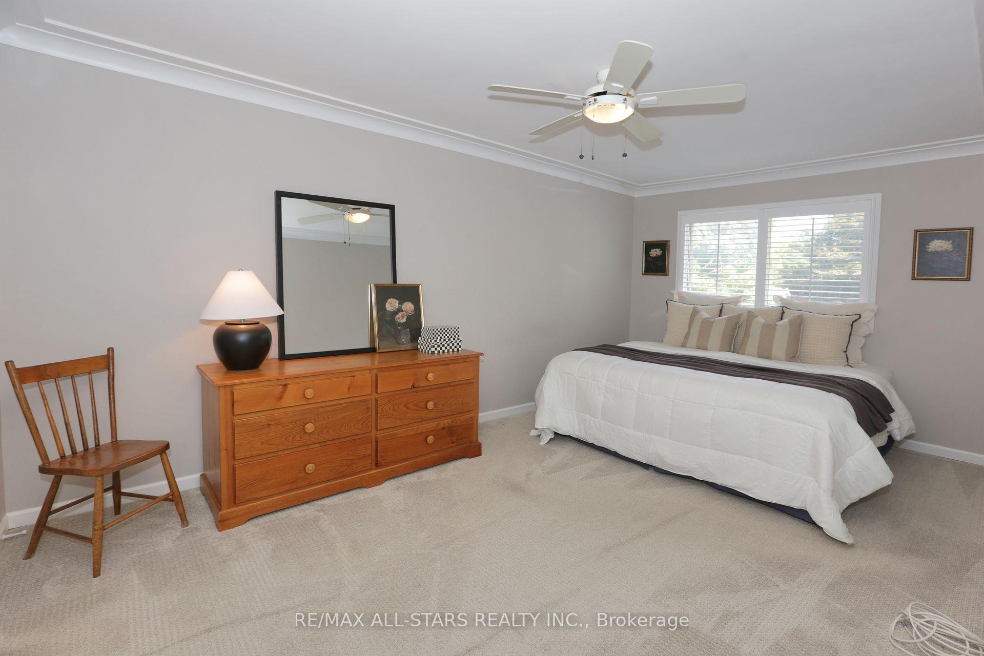 Photo 17 of 18 Sir Brandiles Place, Markham, Markham Village — HOMEH
