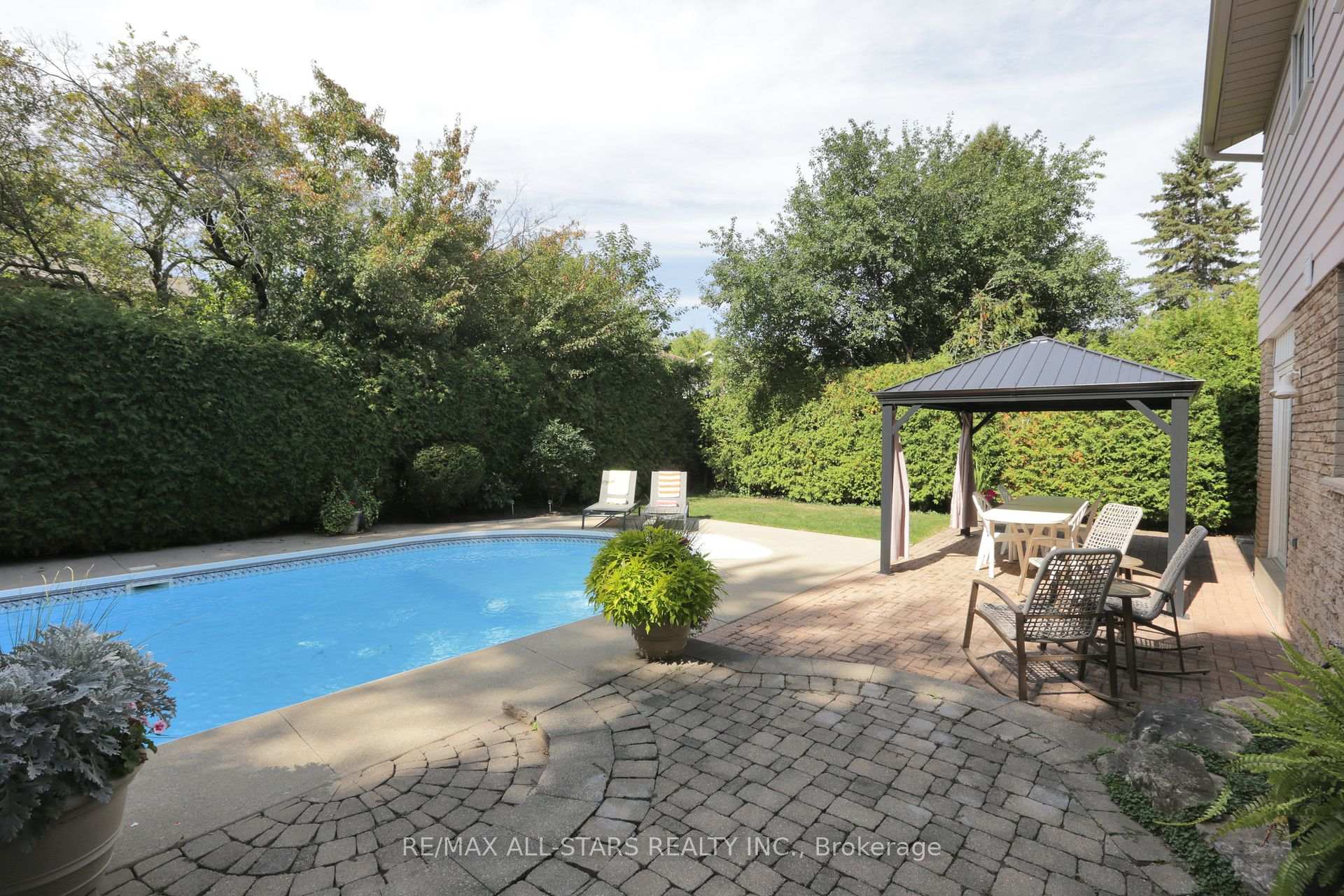 Photo 23 of 18 Sir Brandiles Place, Markham, Markham Village — HOMEH