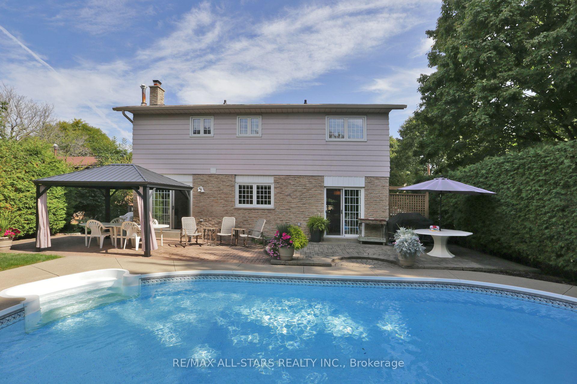 Photo 25 of 18 Sir Brandiles Place, Markham, Markham Village — HOMEH
