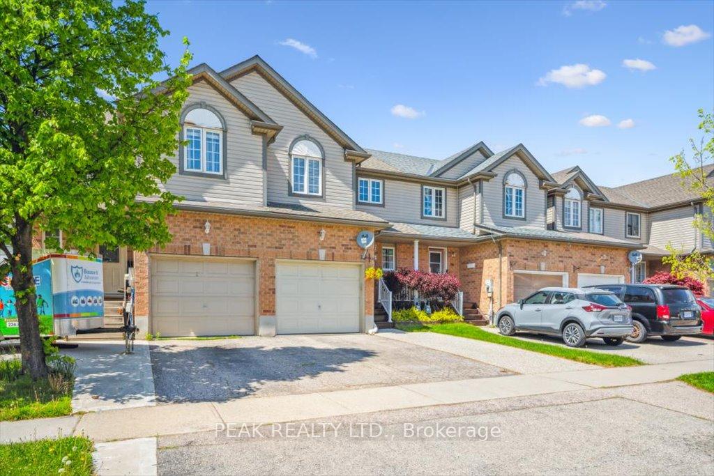 Photo 2 of 88 Foxglove Crescent, Kitchener — HOMEH
