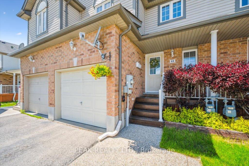 Photo 4 of 88 Foxglove Crescent, Kitchener — HOMEH