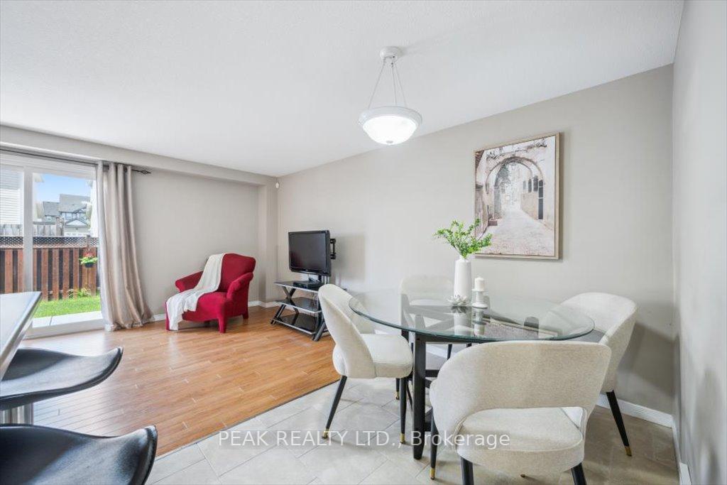 Photo 11 of 88 Foxglove Crescent, Kitchener — HOMEH