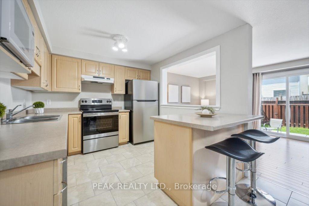 Photo 12 of 88 Foxglove Crescent, Kitchener — HOMEH