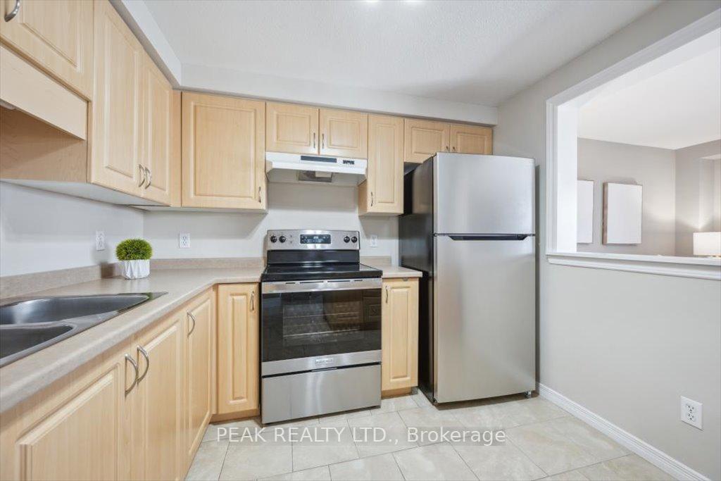Photo 14 of 88 Foxglove Crescent, Kitchener — HOMEH