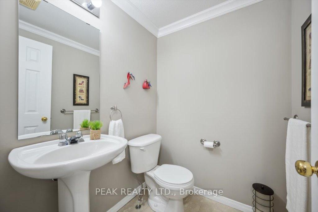 Photo 20 of 88 Foxglove Crescent, Kitchener — HOMEH