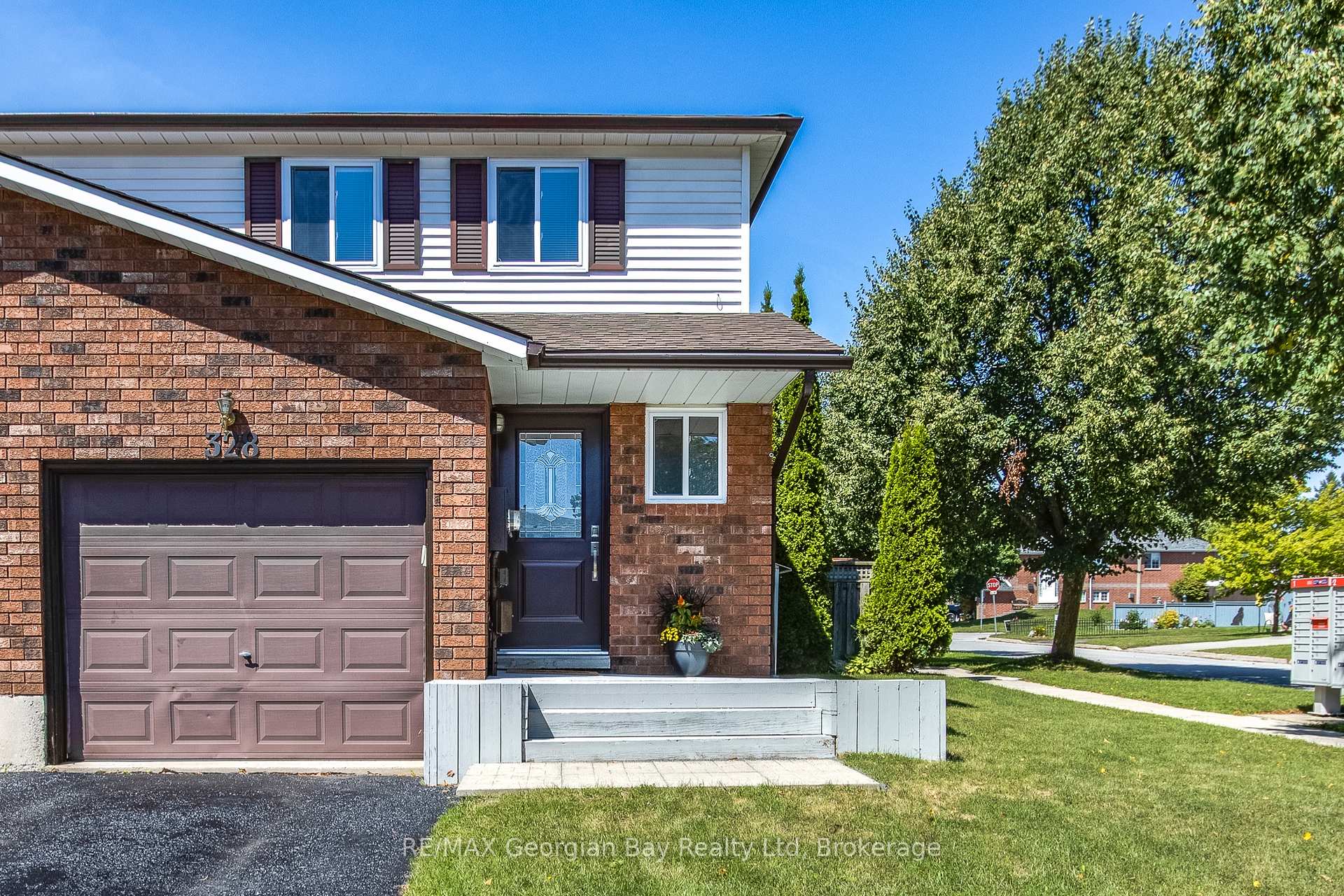 Photo 1 of 328 Rose Crescent, Midland — HOMEH