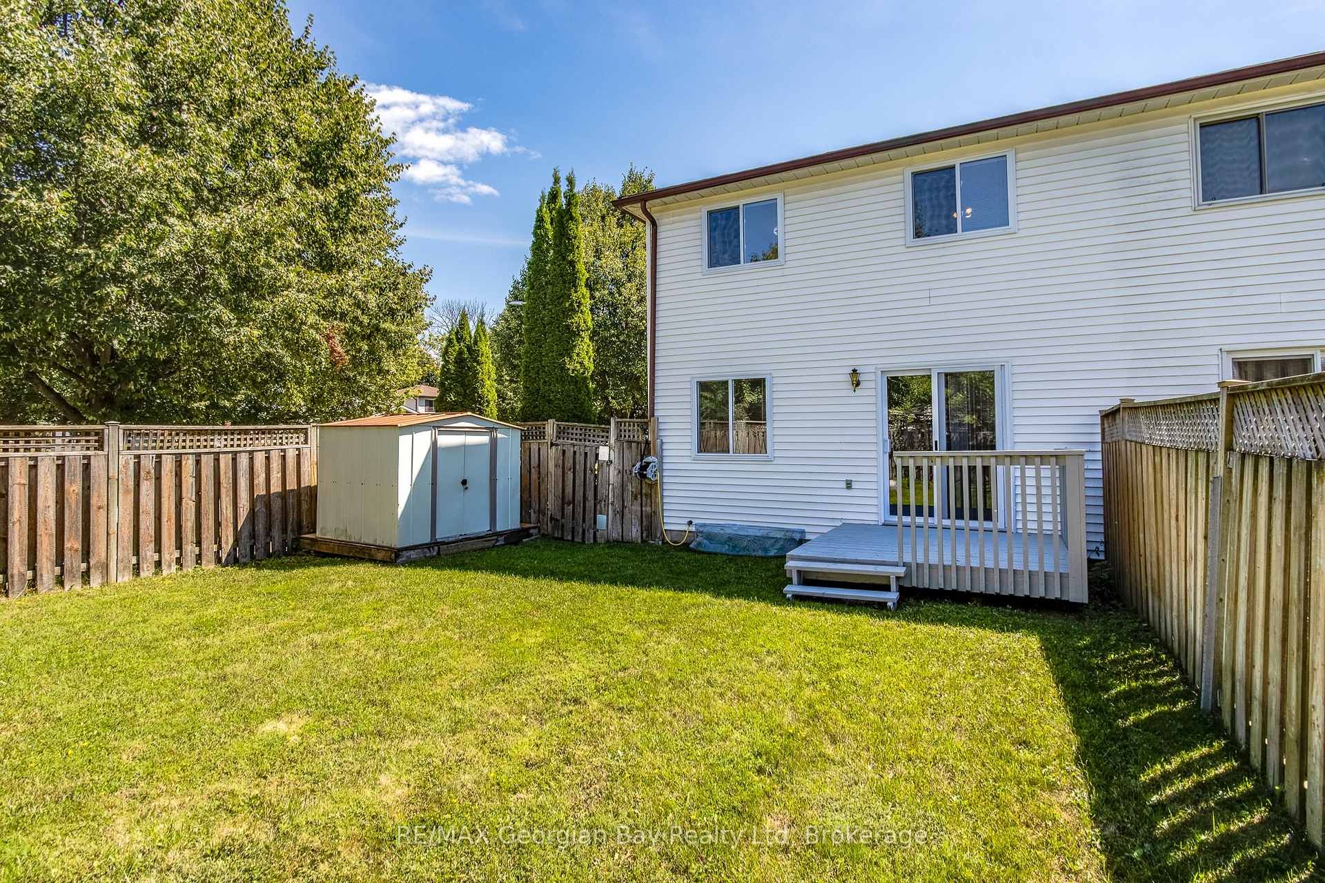 Photo 4 of 328 Rose Crescent, Midland — HOMEH