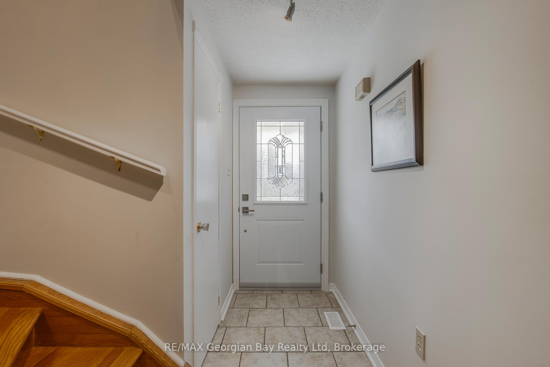 Photo 14 of 328 Rose Crescent, Midland — HOMEH
