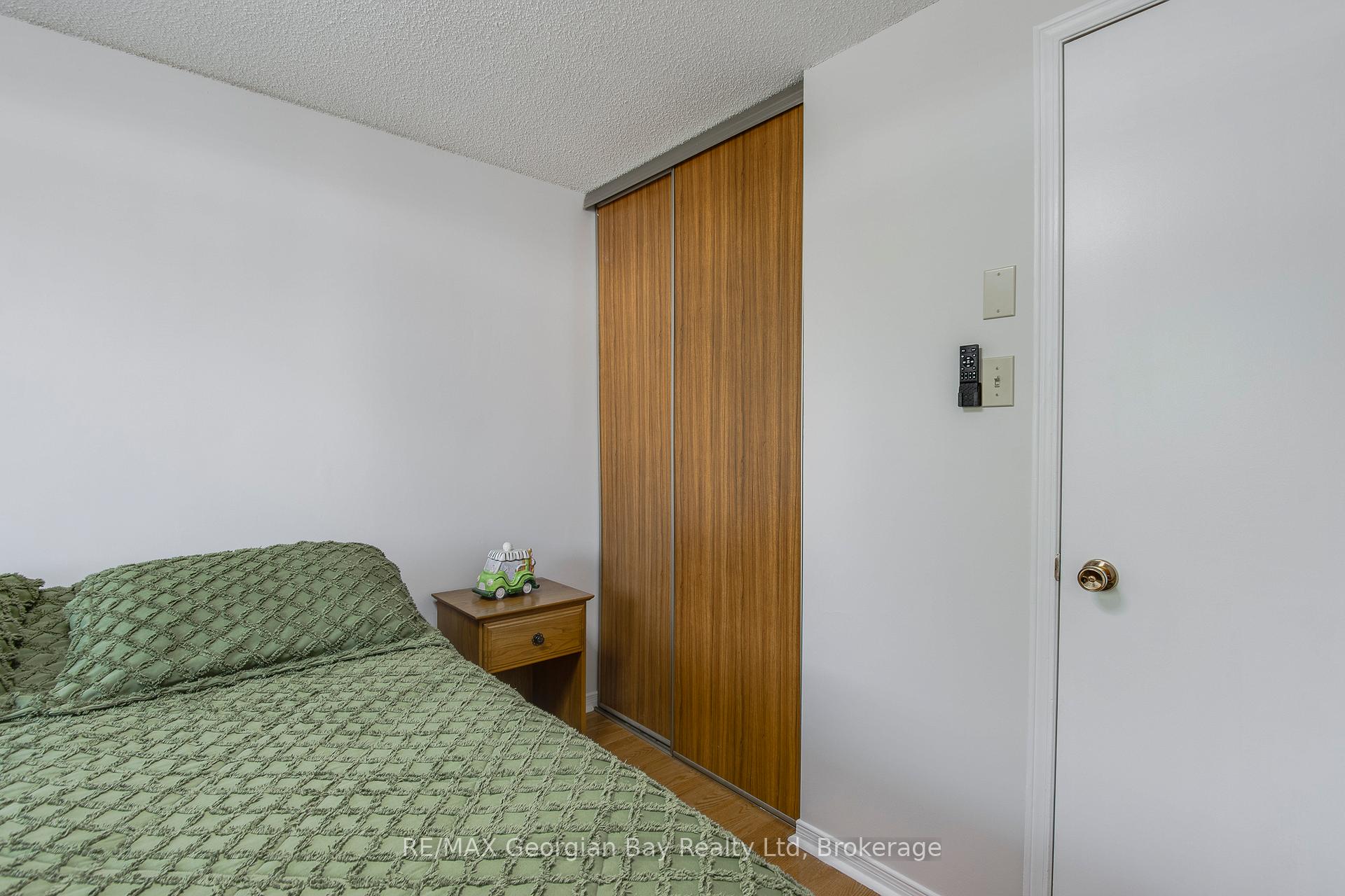 Photo 17 of 328 Rose Crescent, Midland — HOMEH