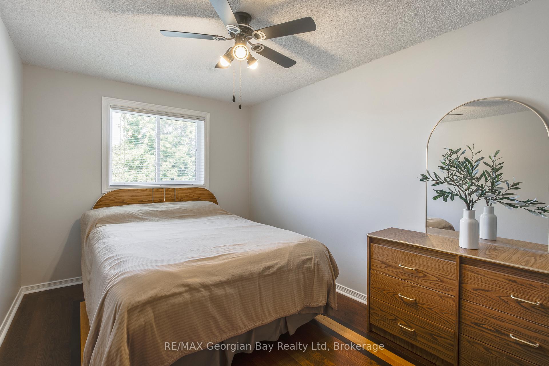 Photo 18 of 328 Rose Crescent, Midland — HOMEH