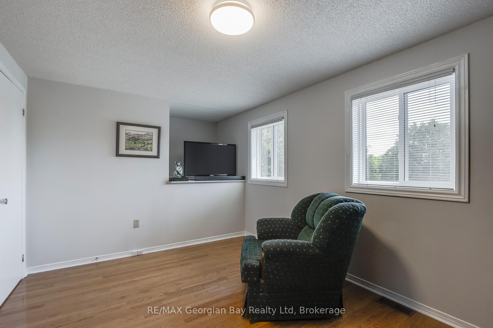 Photo 20 of 328 Rose Crescent, Midland — HOMEH