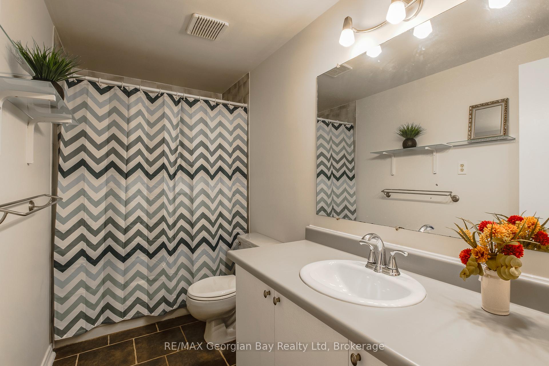 Photo 24 of 328 Rose Crescent, Midland — HOMEH