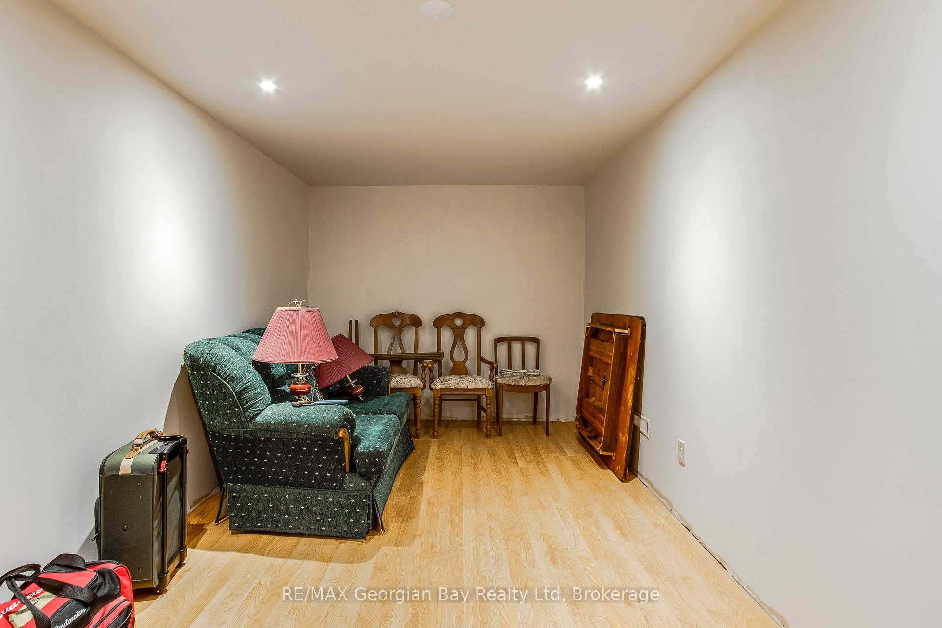 Photo 25 of 328 Rose Crescent, Midland — HOMEH