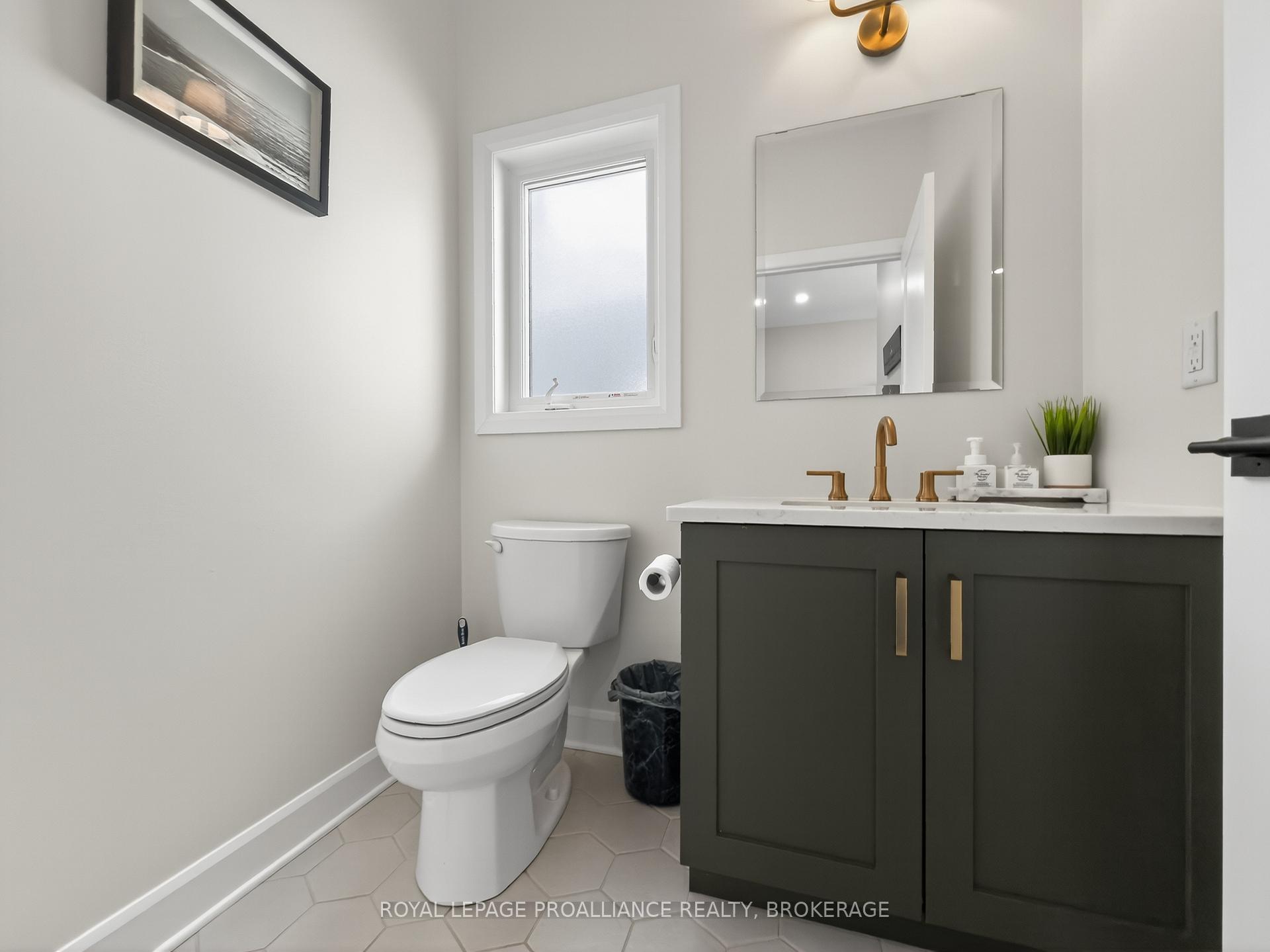 Photo 4 of 756 Riverview Way, Kingston, Kingston East (Incl Barret Crt) — HOMEH