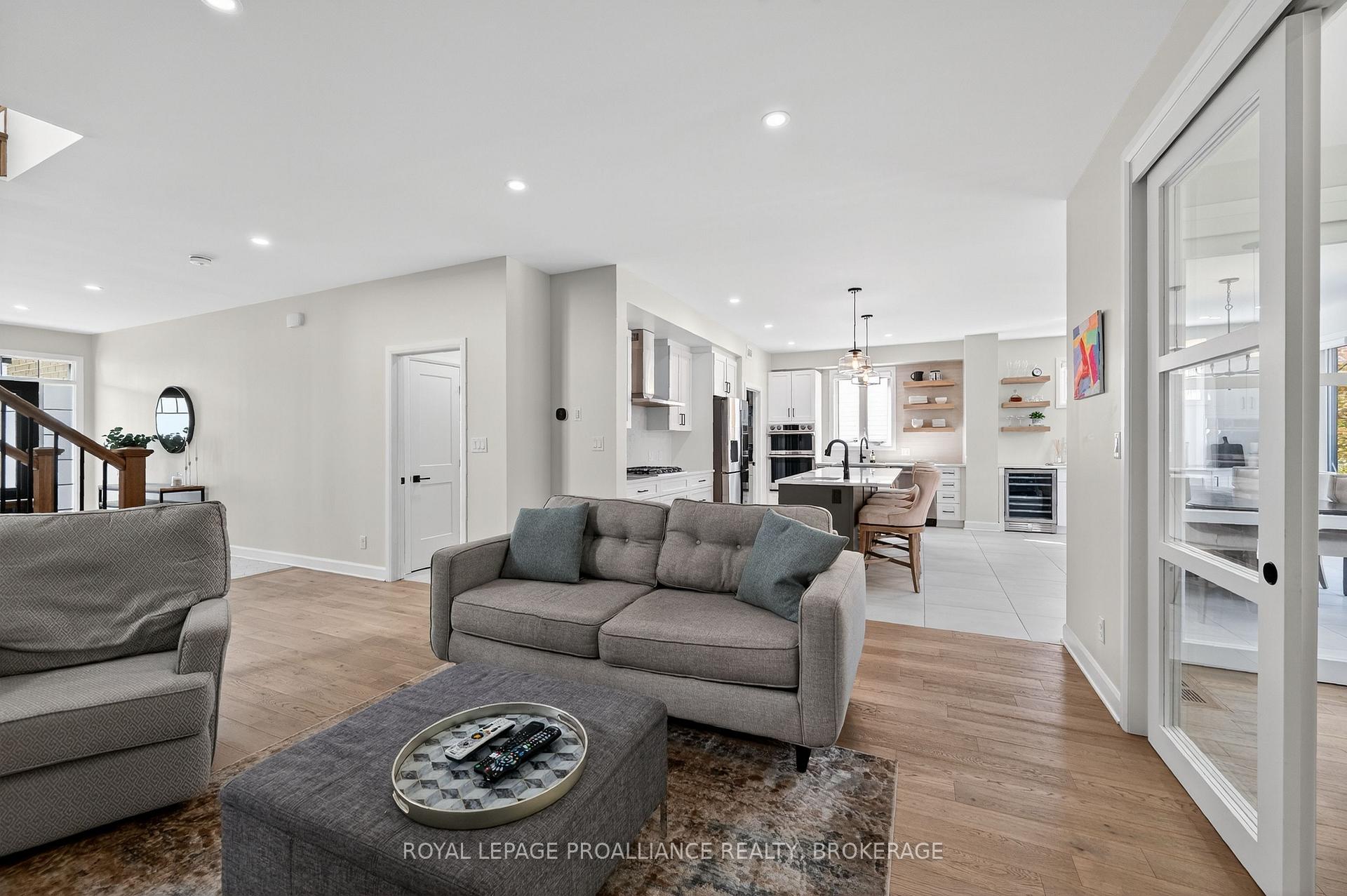 Photo 7 of 756 Riverview Way, Kingston, Kingston East (Incl Barret Crt) — HOMEH