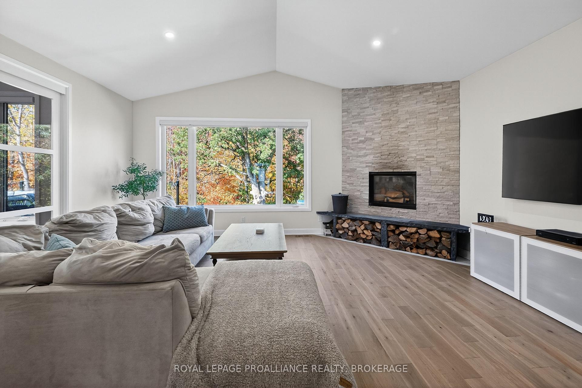 Photo 8 of 756 Riverview Way, Kingston, Kingston East (Incl Barret Crt) — HOMEH