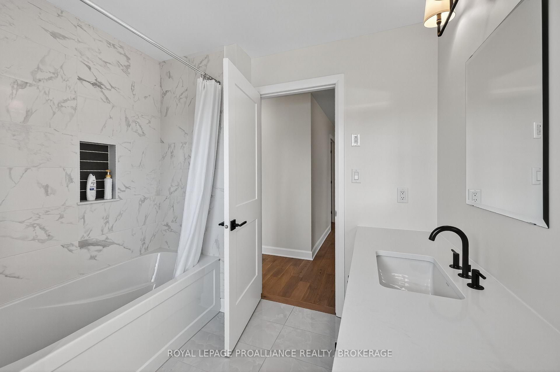 Photo 34 of 756 Riverview Way, Kingston, Kingston East (Incl Barret Crt) — HOMEH