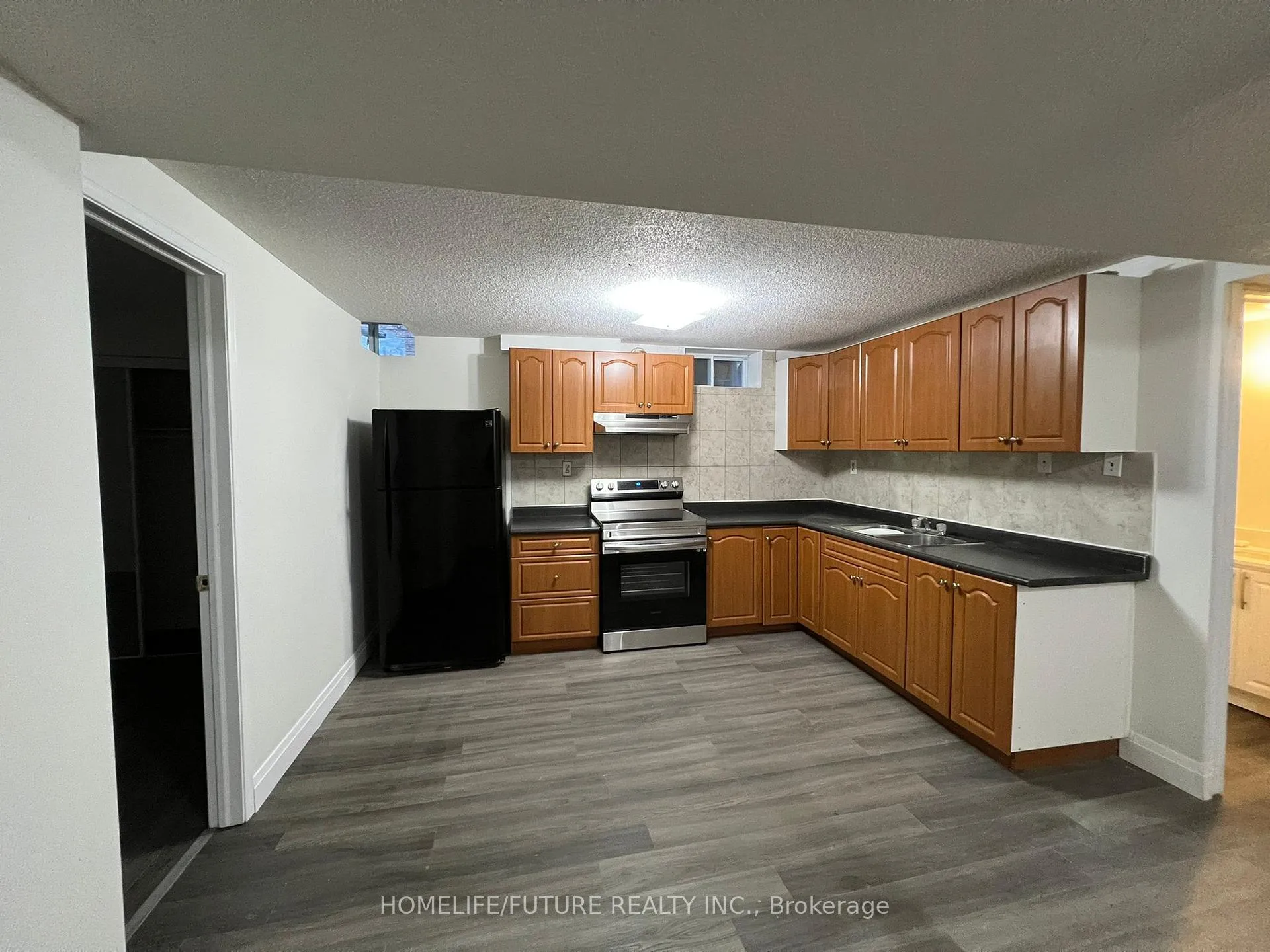 Photo 3 of Unit Bsmt, 650 Highglen Avenue, Markham, Middlefield — HOMEH