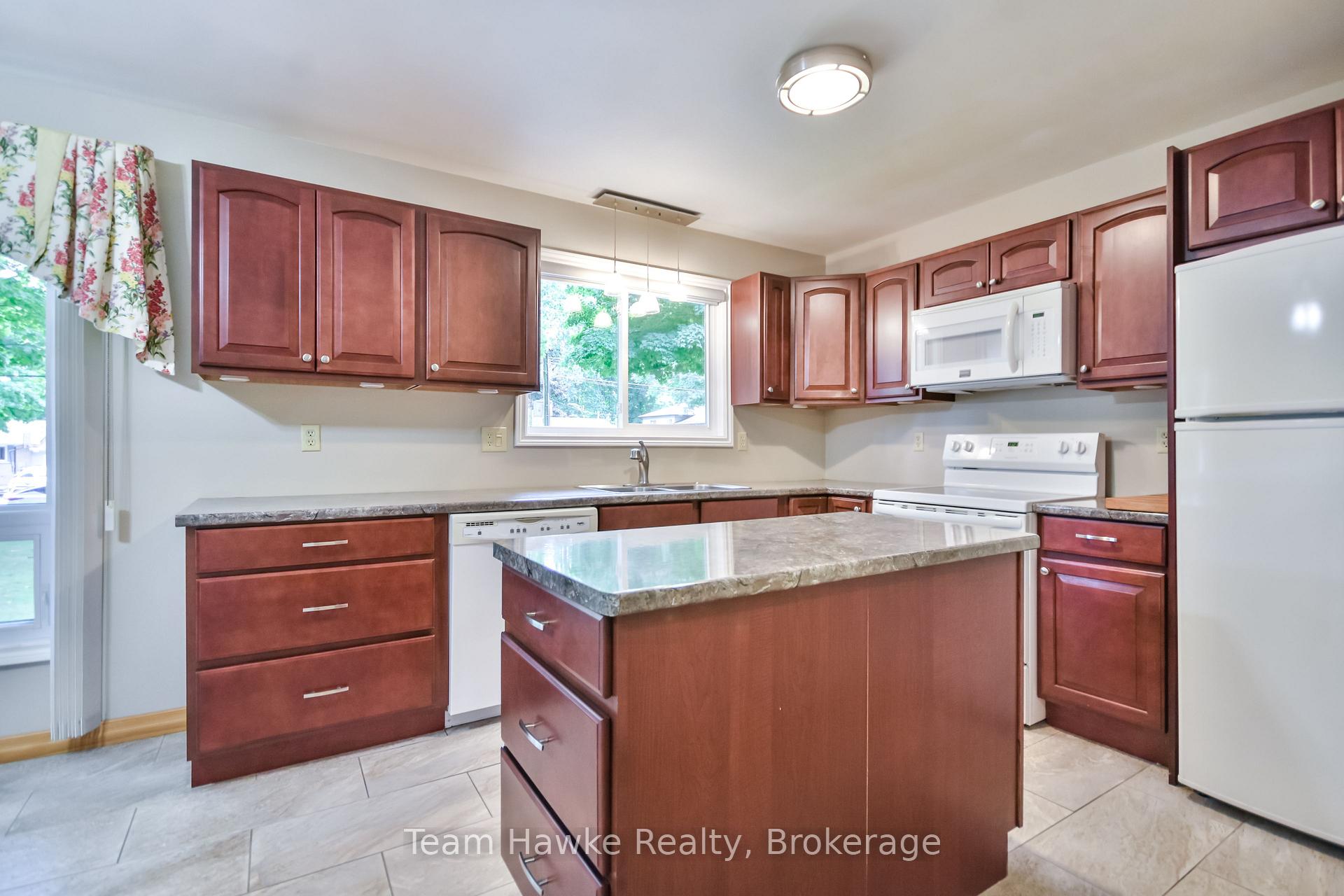 Photo 10 of 1262 Everton Road, Midland — HOMEH