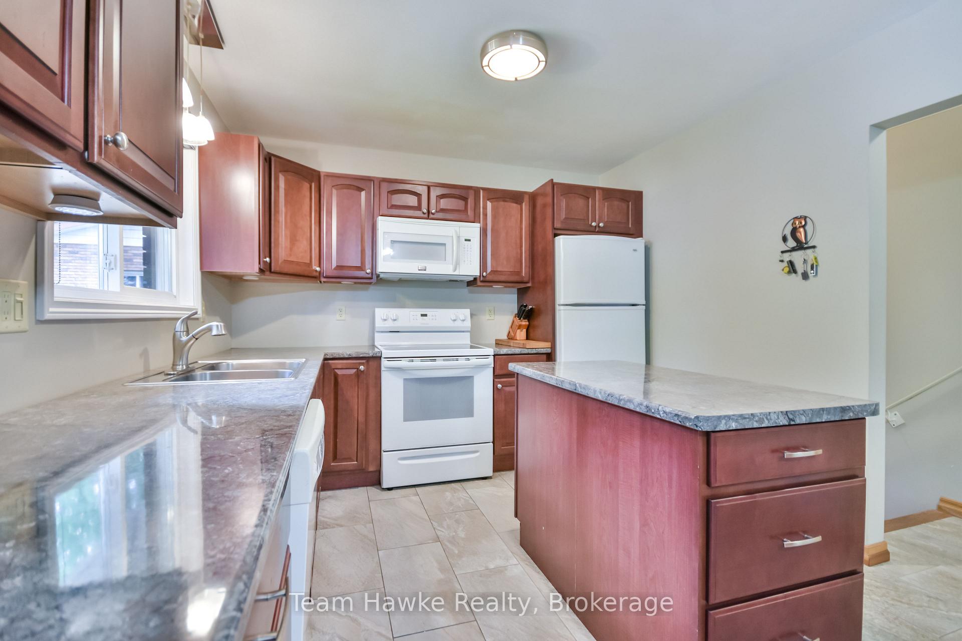 Photo 13 of 1262 Everton Road, Midland — HOMEH