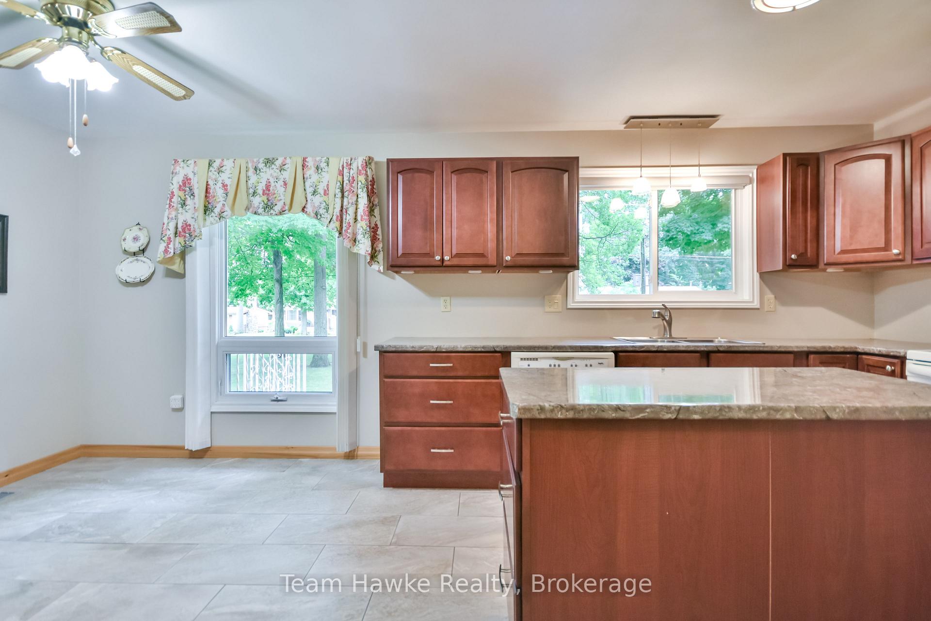Photo 14 of 1262 Everton Road, Midland — HOMEH
