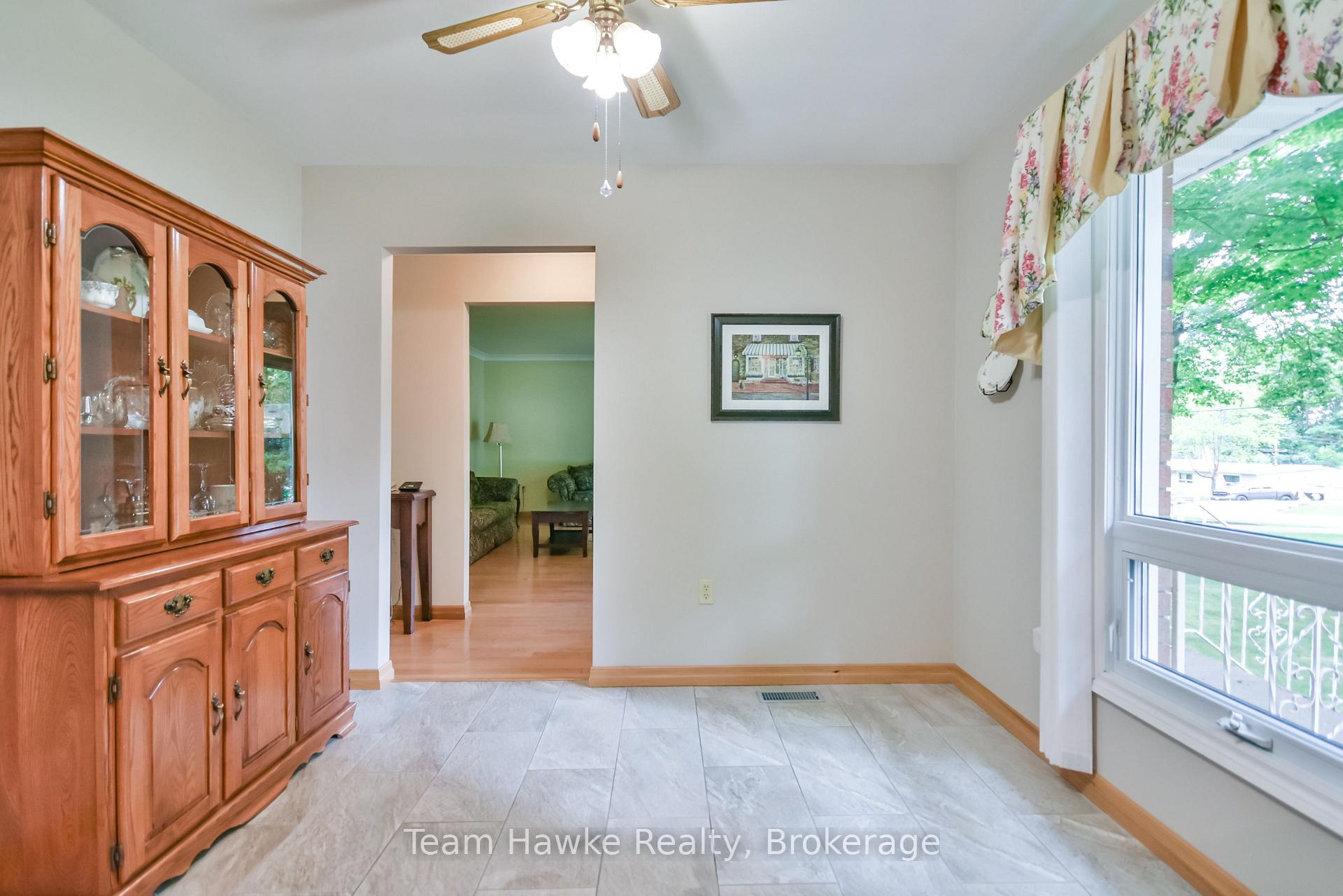 Photo 16 of 1262 Everton Road, Midland — HOMEH