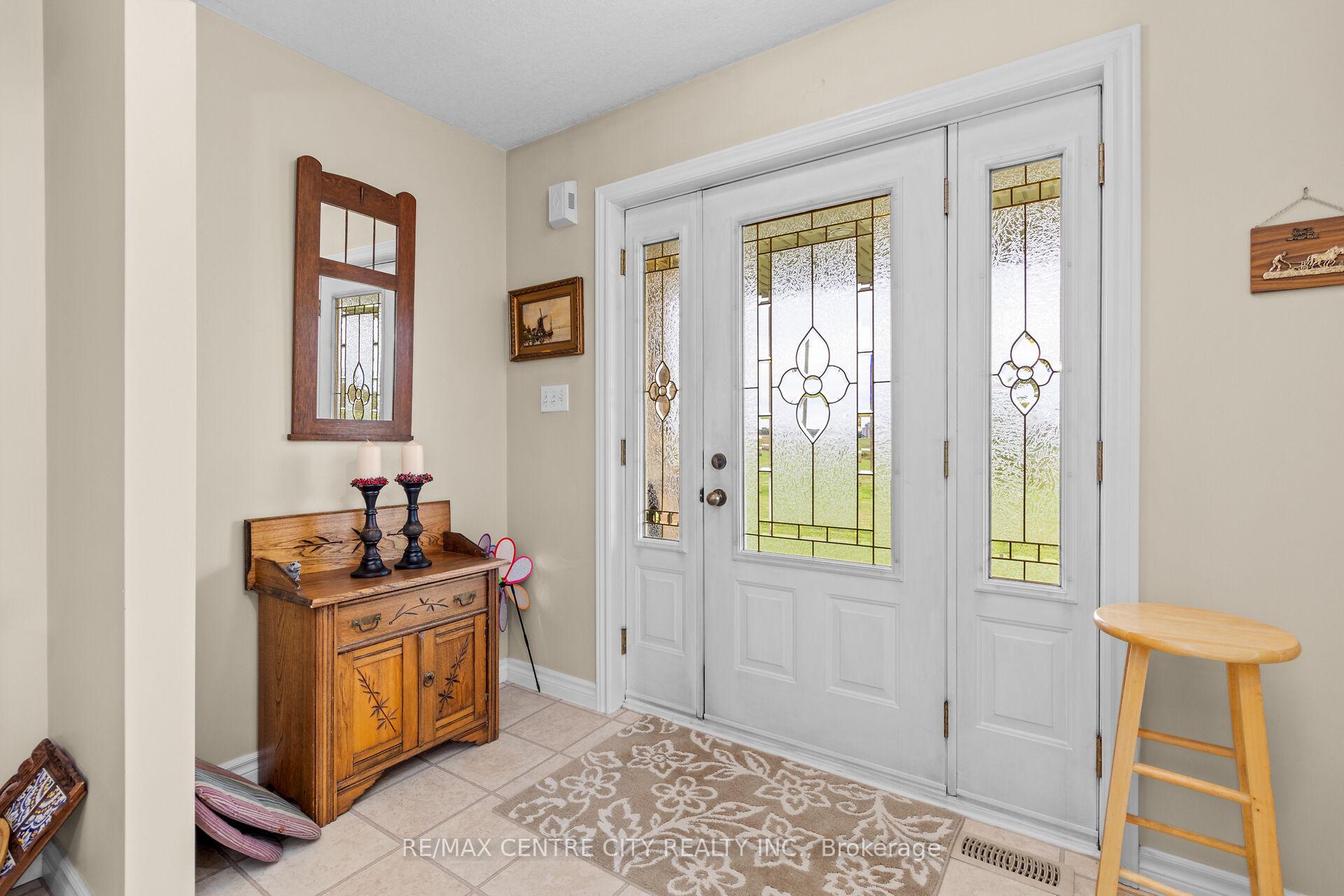 Photo 5 of 5481 Wellington 2 Road, Minto — HOMEH