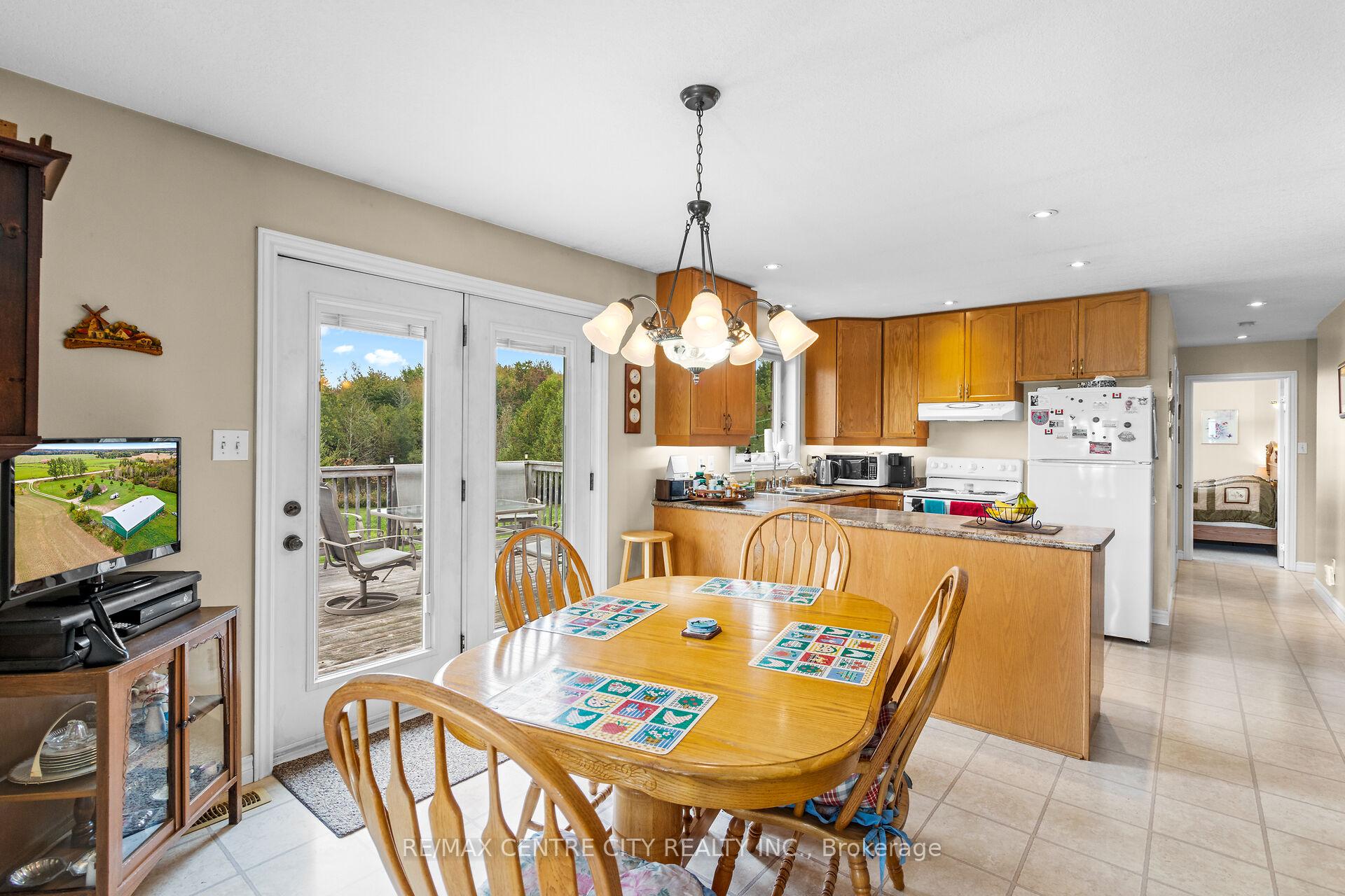 Photo 8 of 5481 Wellington 2 Road, Minto — HOMEH