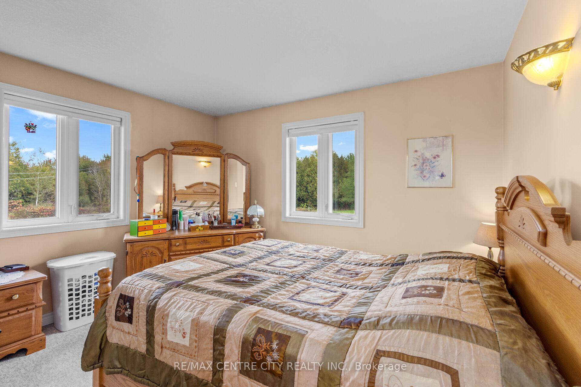 Photo 13 of 5481 Wellington 2 Road, Minto — HOMEH