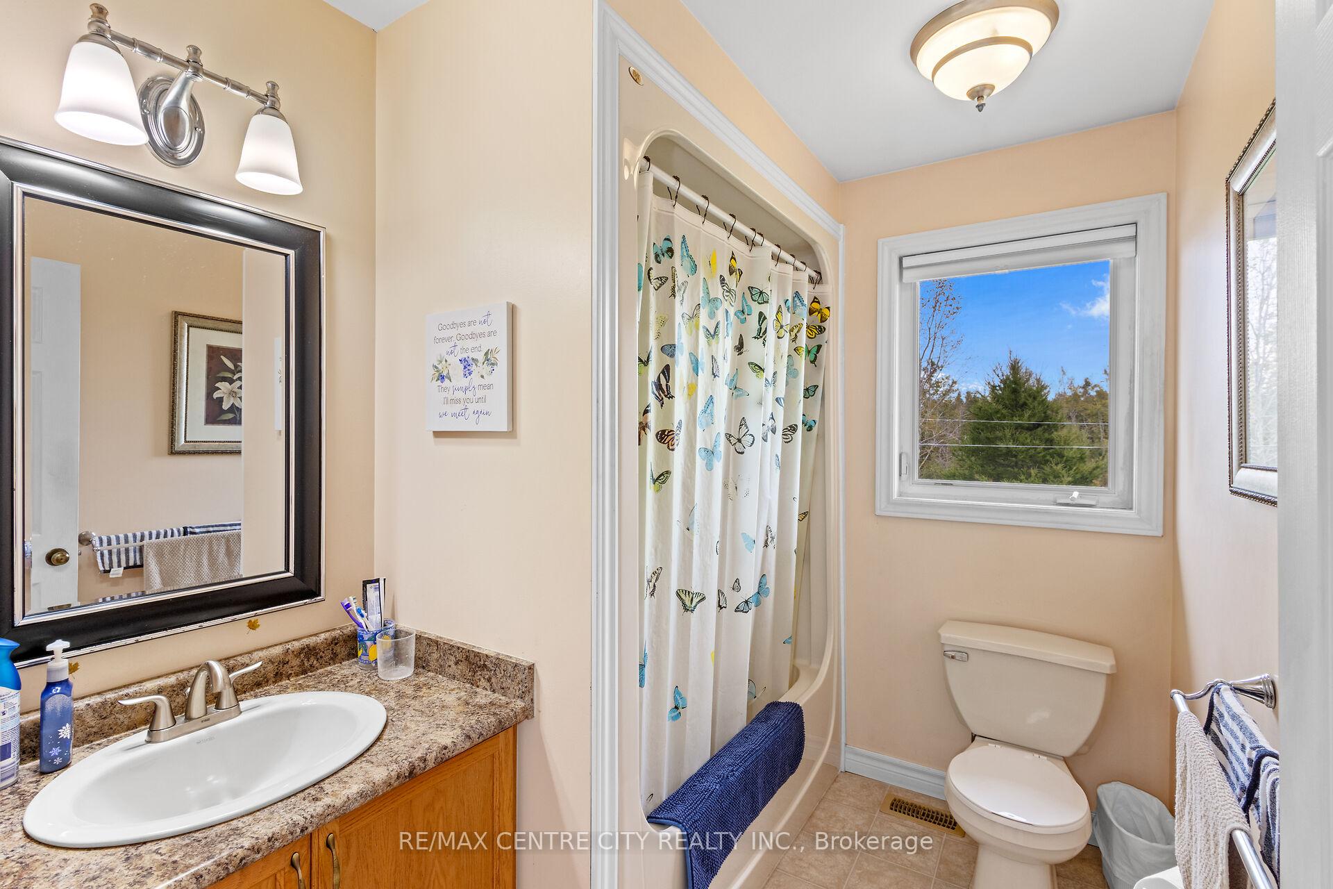 Photo 17 of 5481 Wellington 2 Road, Minto — HOMEH