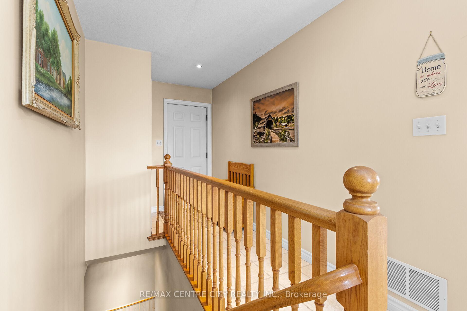 Photo 18 of 5481 Wellington 2 Road, Minto — HOMEH