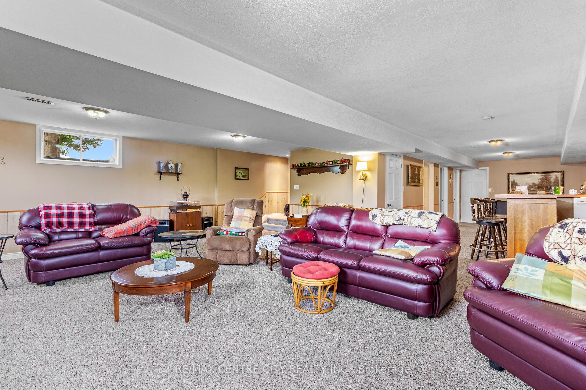 Photo 19 of 5481 Wellington 2 Road, Minto — HOMEH