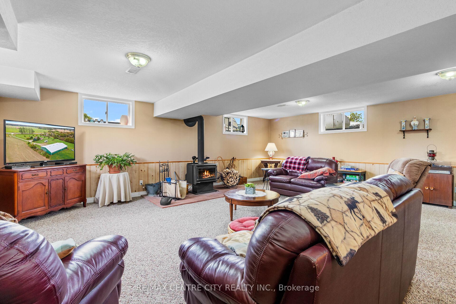 Photo 20 of 5481 Wellington 2 Road, Minto — HOMEH