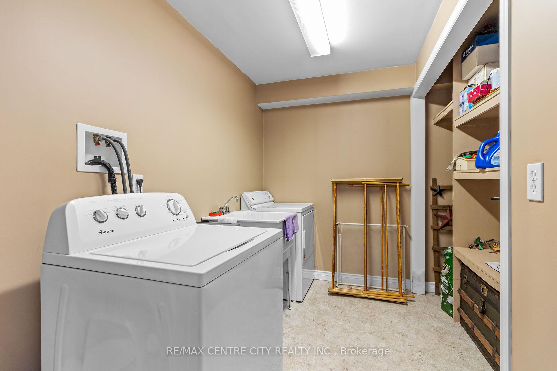 Photo 24 of 5481 Wellington 2 Road, Minto — HOMEH