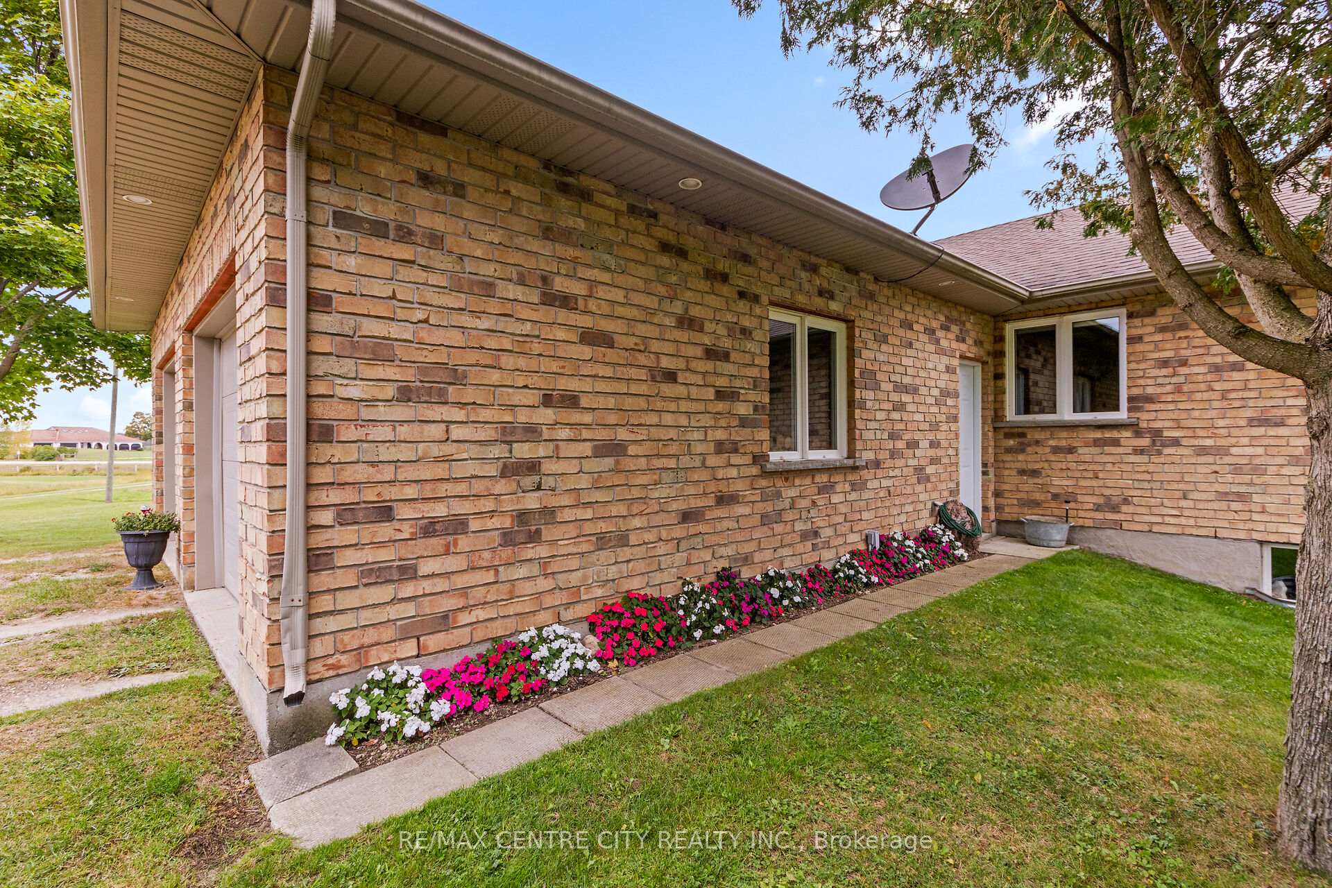 Photo 31 of 5481 Wellington 2 Road, Minto — HOMEH