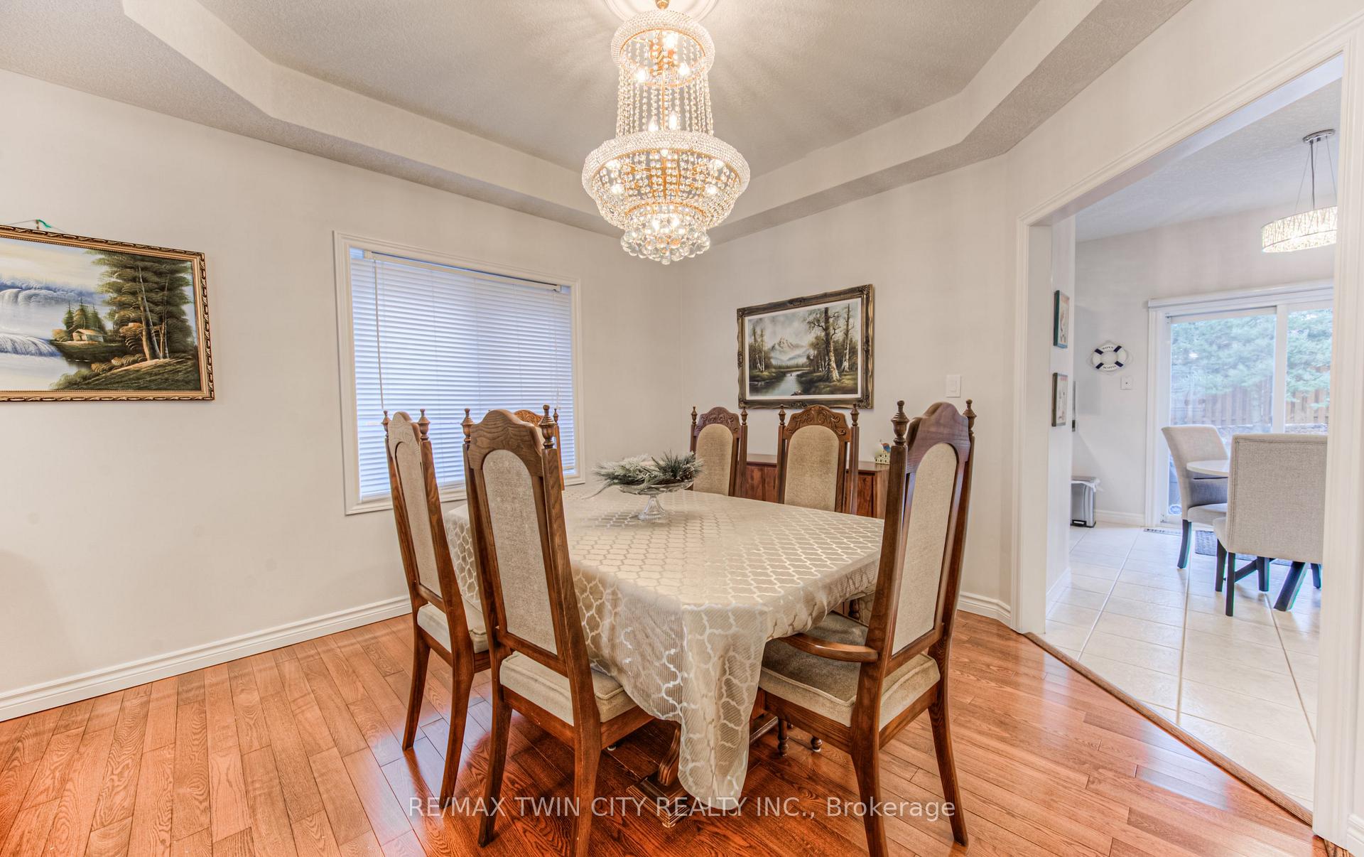 Photo 5 of 212 Doon Drive S, Kitchener — HOMEH