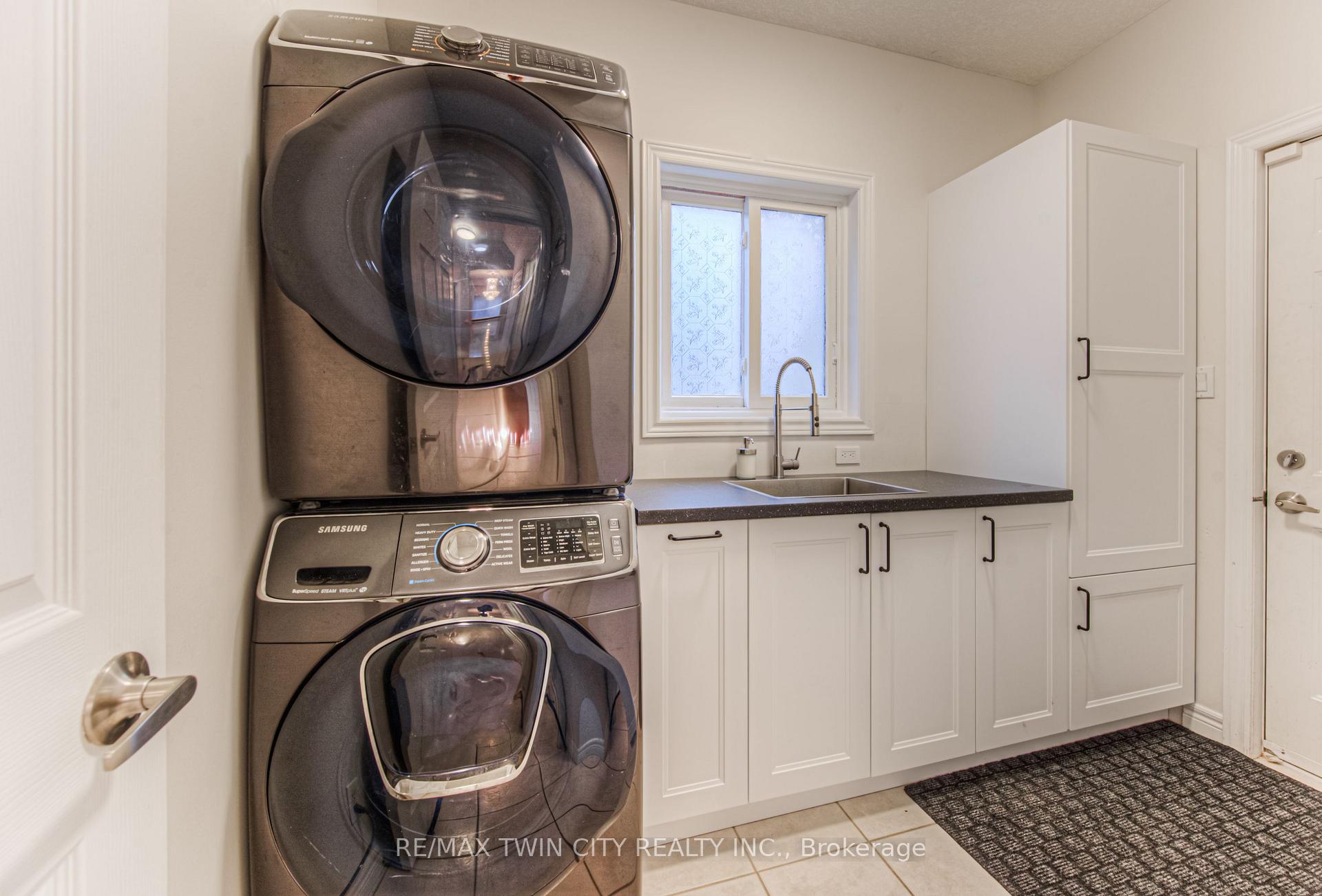 Photo 8 of 212 Doon Drive S, Kitchener — HOMEH
