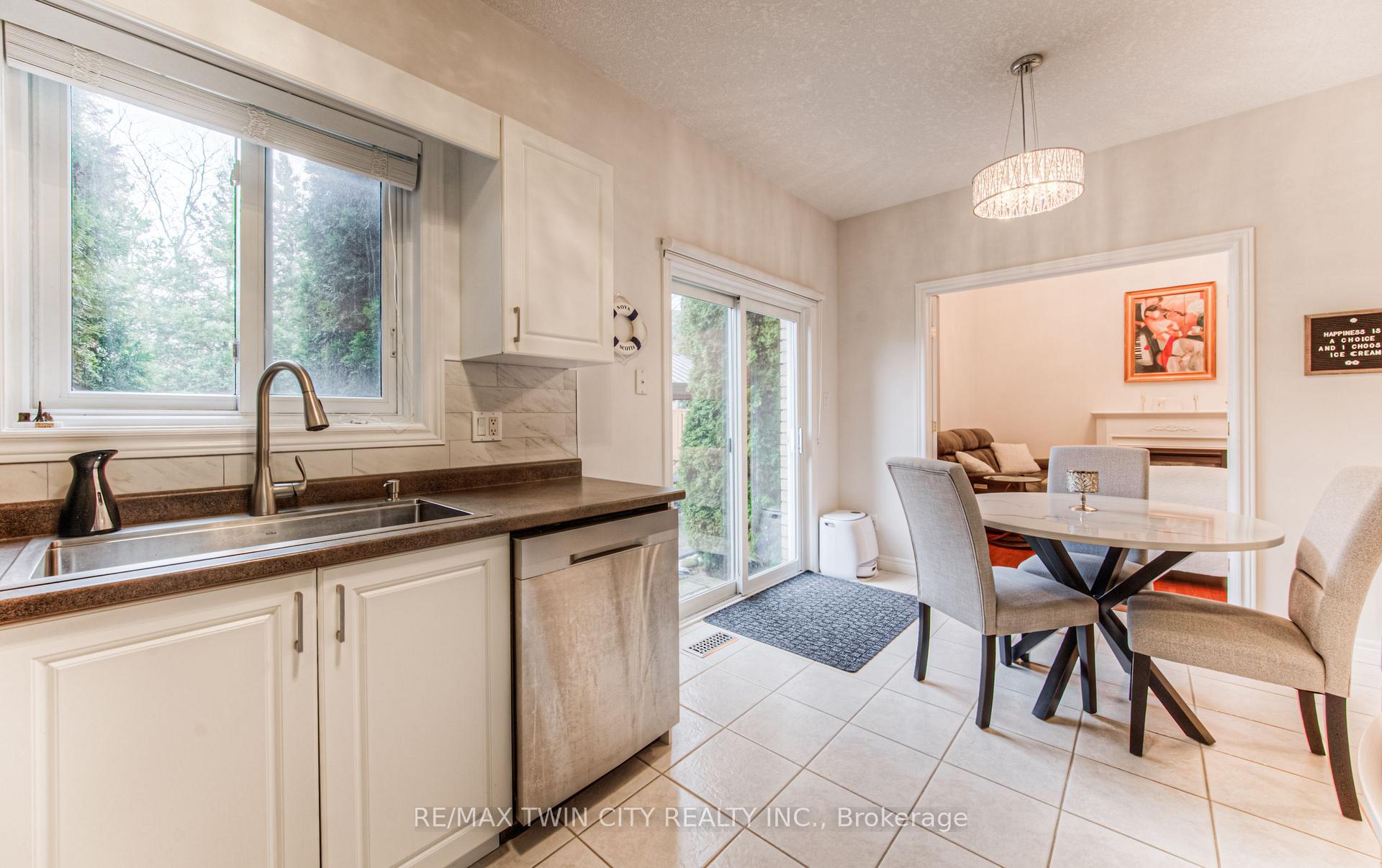 Photo 14 of 212 Doon Drive S, Kitchener — HOMEH