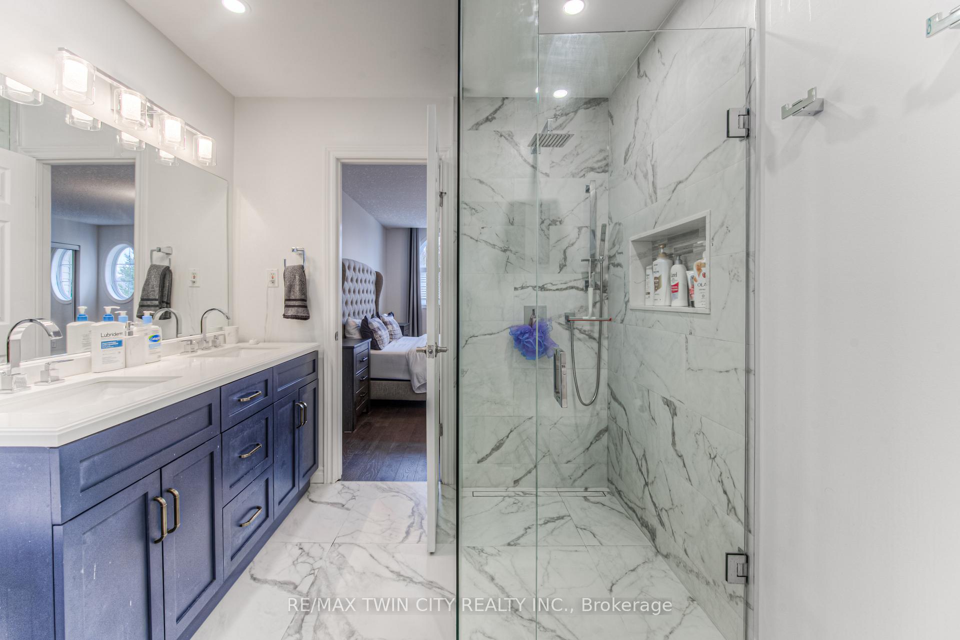 Photo 17 of 212 Doon Drive S, Kitchener — HOMEH
