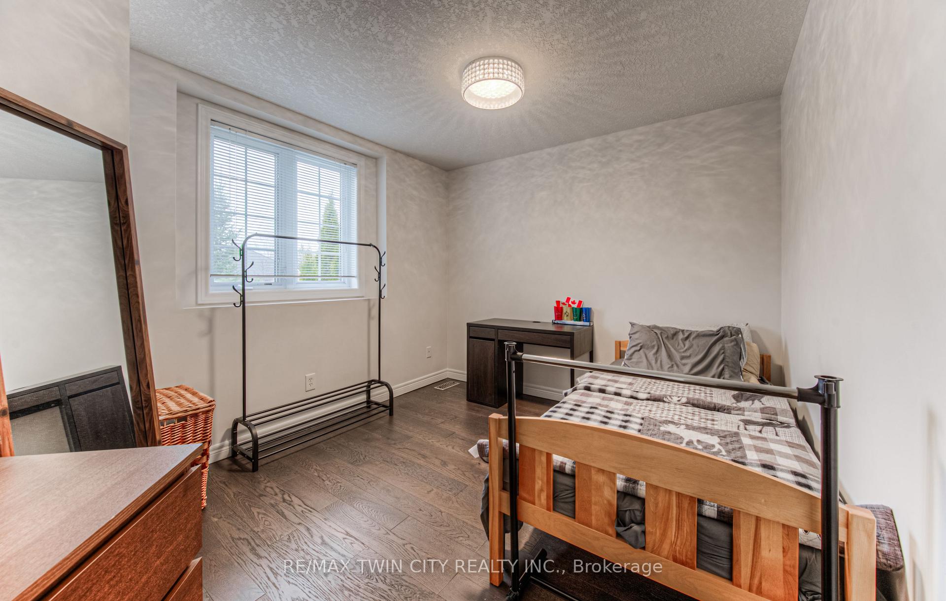 Photo 18 of 212 Doon Drive S, Kitchener — HOMEH