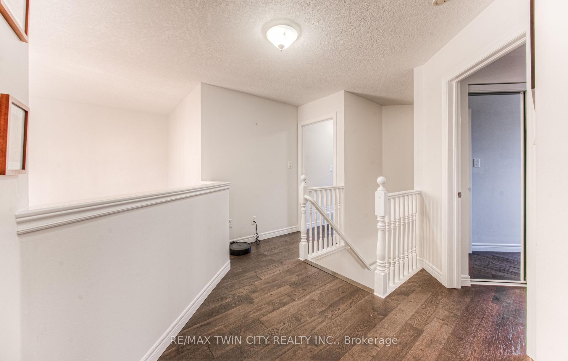 Photo 19 of 212 Doon Drive S, Kitchener — HOMEH