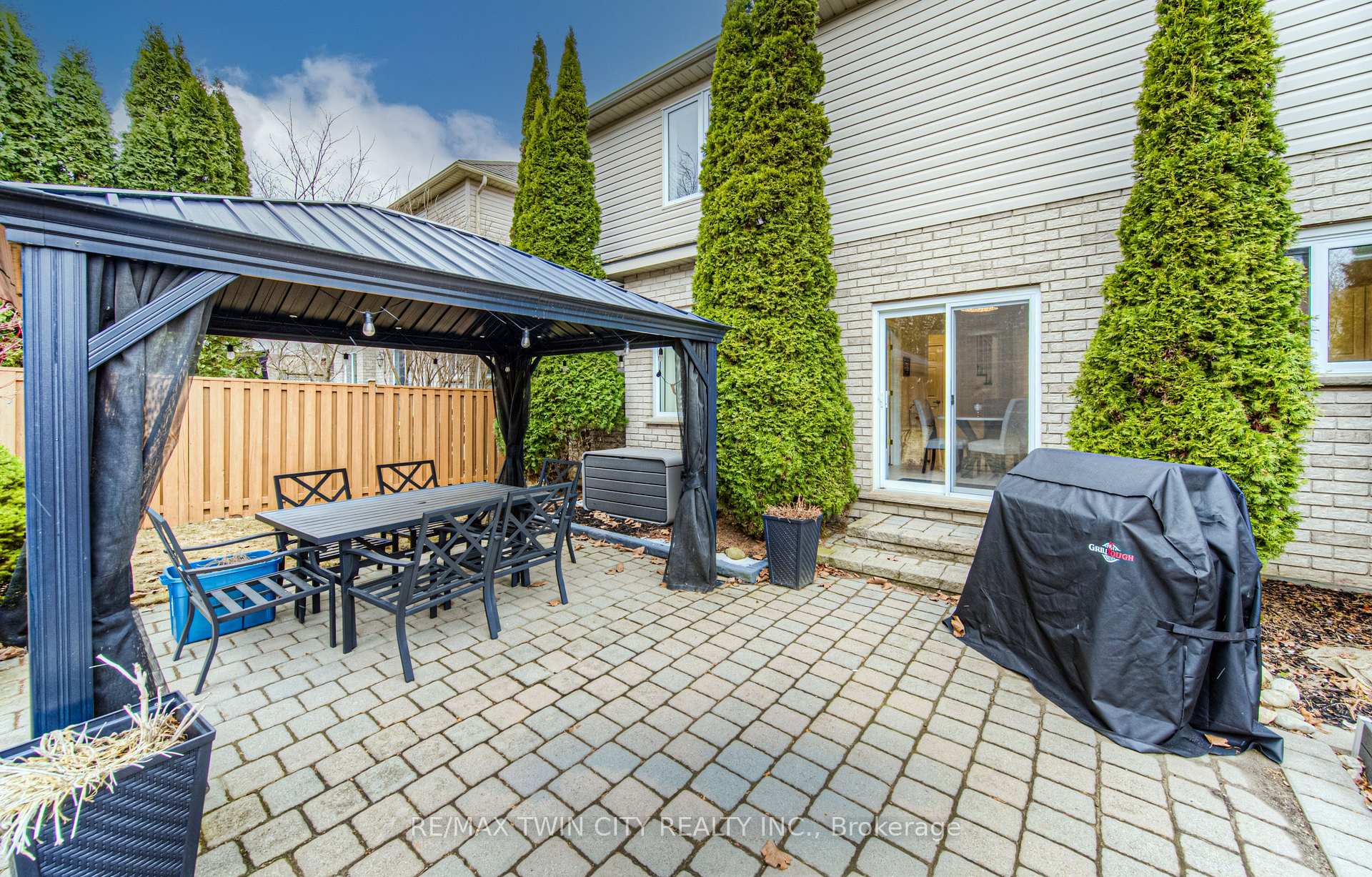 Photo 31 of 212 Doon Drive S, Kitchener — HOMEH