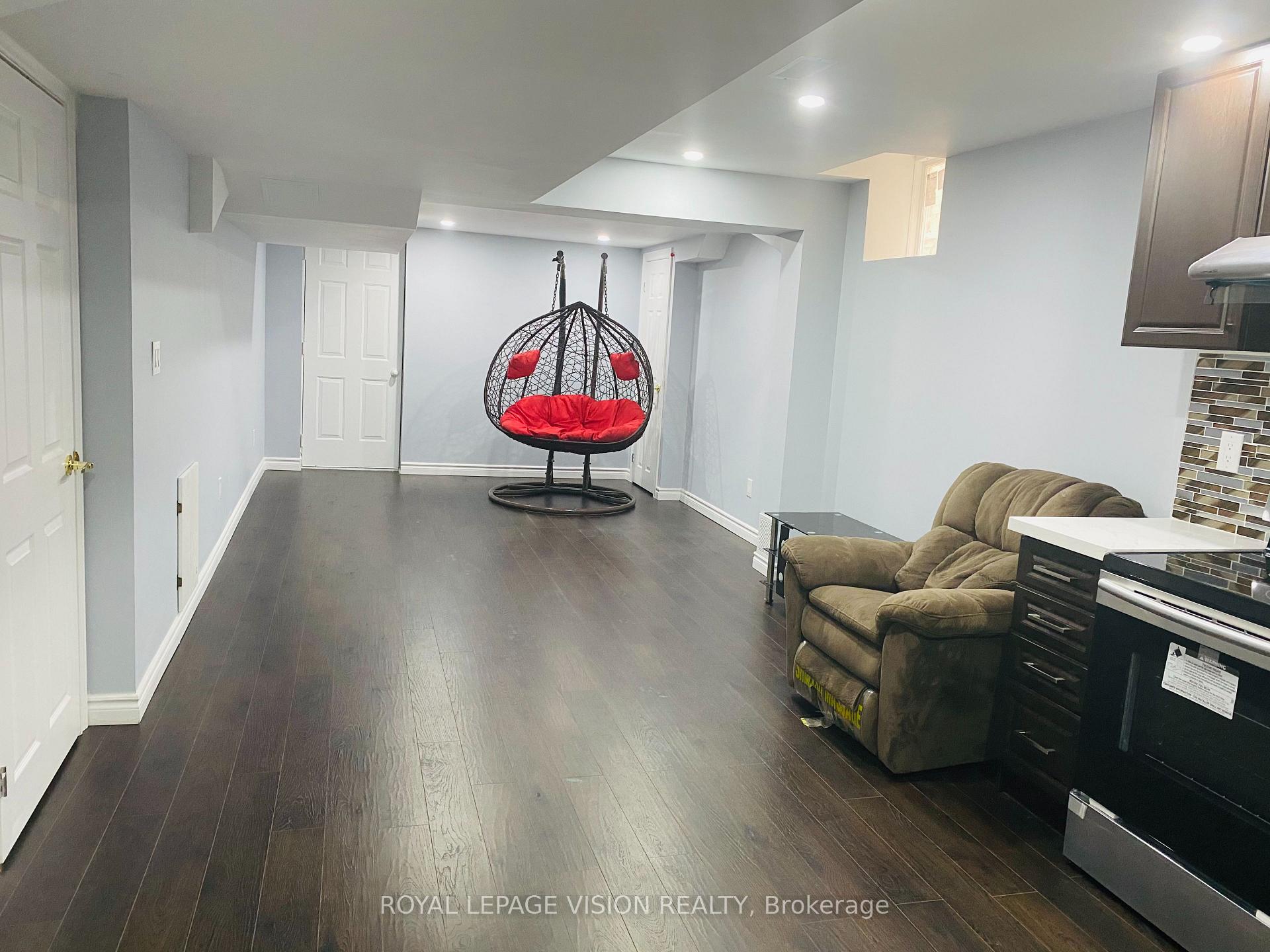 Photo 2 of 10 Germain Crescent, Markham, Box Grove — HOMEH